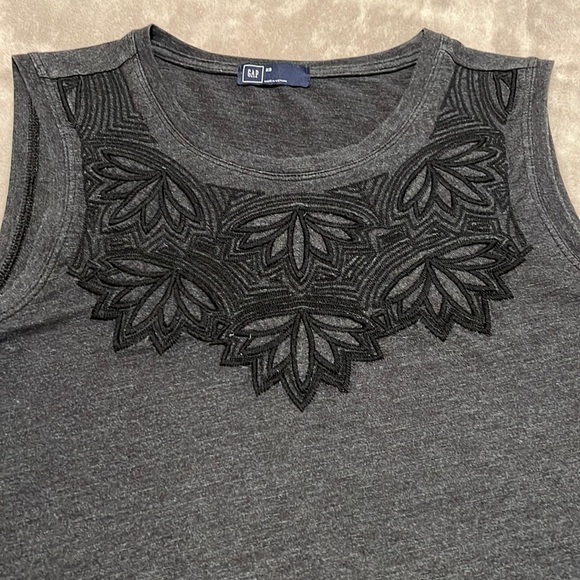 GAP Gray Embroidered Tank Top - Picture 6 of 14